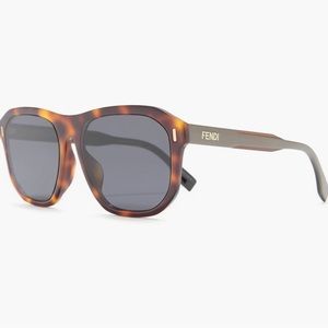 Fendi 60mm Square Sunglasses!
 
TORTOISE, NWT, authentication card, & box!